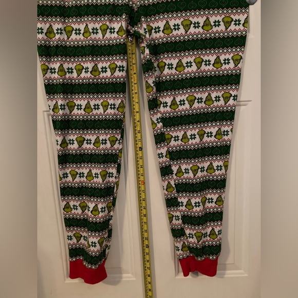 💚♥️💚Dr. Seuss’s The Grinch Christmas Onesie.. a very CUTE mean one💚♥️💚 - Picture 10 of 12